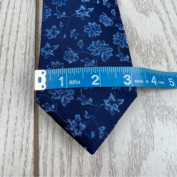 574 - Michael Kors Gegan Floral Tie Blue Navy 410 2MKC23-1086 Silk Blend $69.50 - Picture 2 of 5
